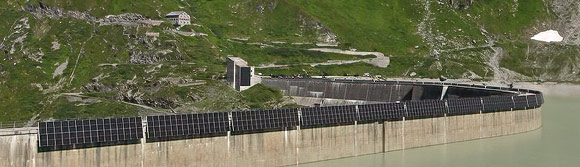 Beispiel einer alpine Solaranlage.
